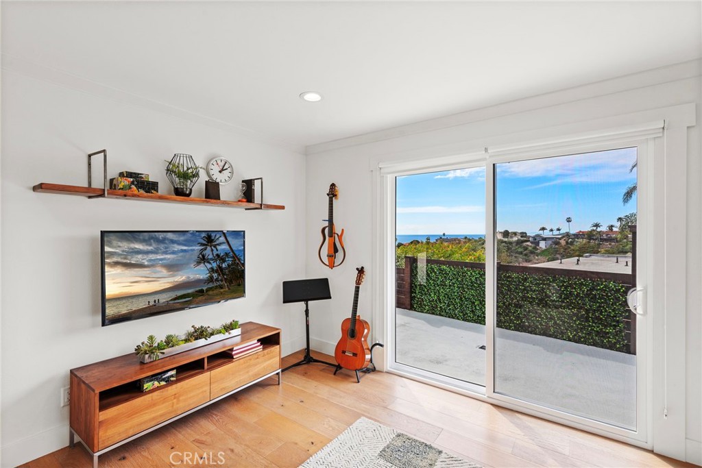 MLS #OC25117239 img 43