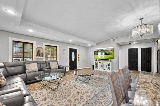 4228 Lewis Street, Oceanside CA: https://media.crmls.org/medias/b2a43691-8cf0-46c1-ad63-9a9bfc53193a.jpg
