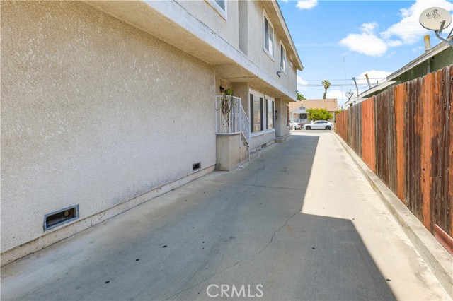 1726 W 150th Street, Gardena CA: https://media.crmls.org/medias/b2a4538f-ccd0-4d6a-b6f5-82612b30ca22.jpg