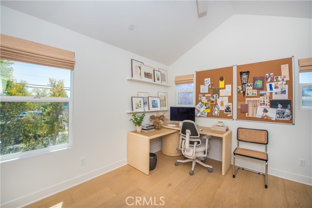 2065 Thurin Street, Costa Mesa CA: https://media.crmls.org/medias/b2a46d22-c32f-4c90-997d-9a554b87eda2.jpg
