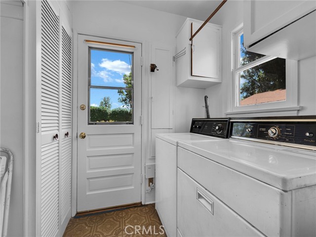 Detail Gallery Image 14 of 32 For 9952 Noble Ave, –,  CA 91345 - 4 Beds | 2 Baths