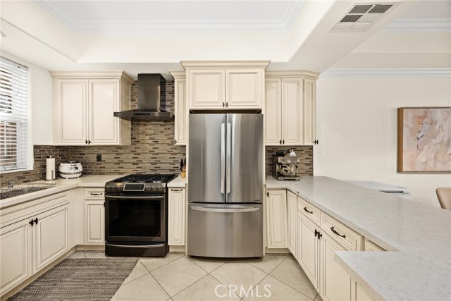 2745 Montrose Avenue, Montrose CA: https://media.crmls.org/medias/b2a4ef8e-30d4-4e4f-b37d-8b9e83f4fb13.jpg