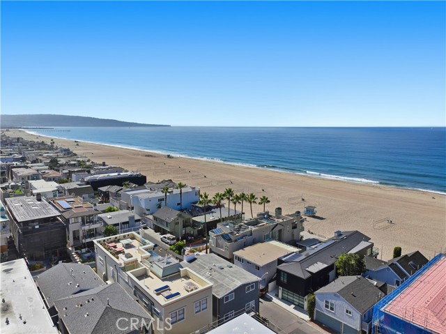 Detail Gallery Image 2 of 59 For 116 5th Place, Manhattan Beach,  CA 90266 - 5 Beds | 3 Baths