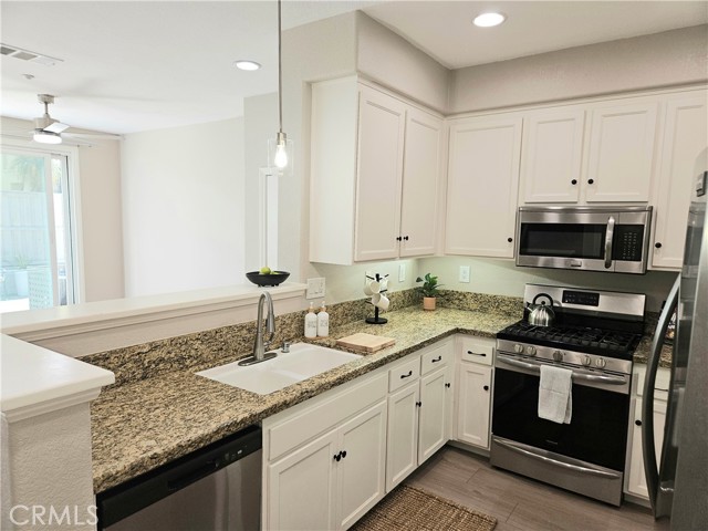 Detail Gallery Image 9 of 10 For 41764 Ridgewalk #3,  Murrieta,  CA 92562 - 3 Beds | 2/1 Baths