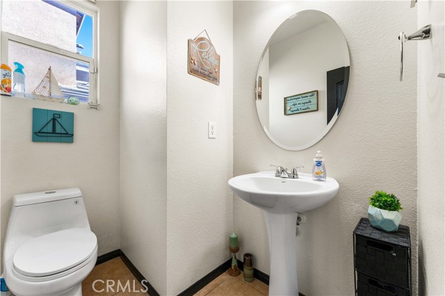 Detail Gallery Image 10 of 26 For 9482 Apricot Ct, Hesperia,  CA 92345 - 4 Beds | 2/1 Baths