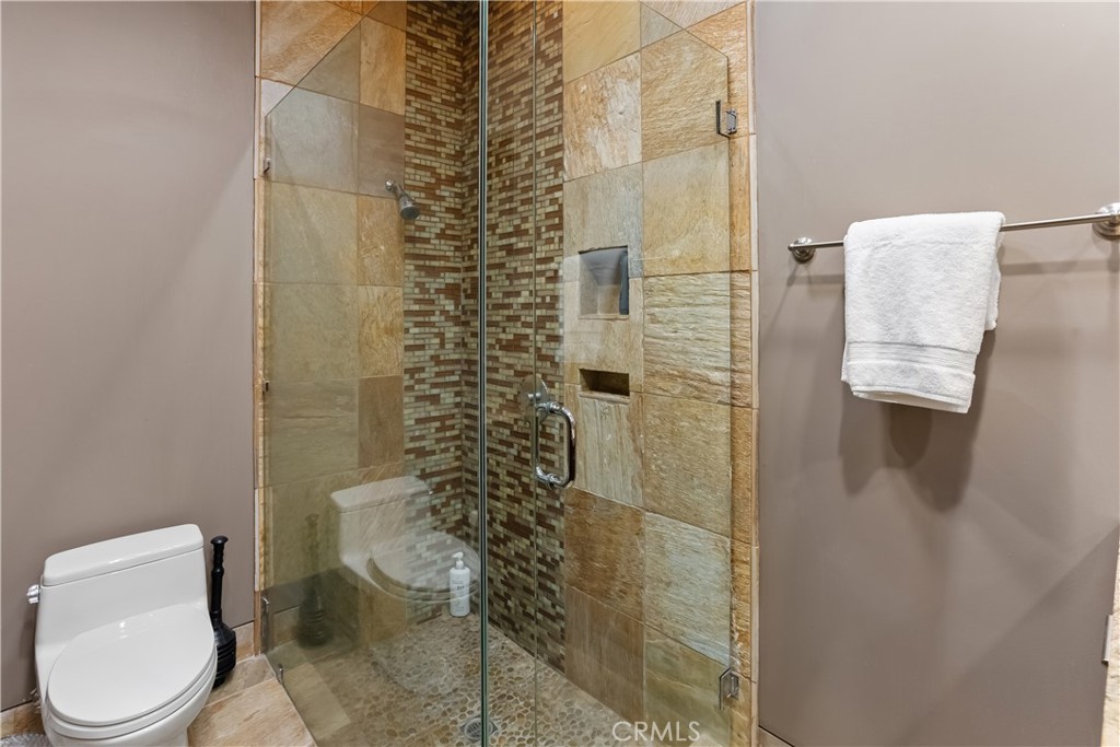 https://media.crmls.org/medias/b2a6ad9a-8741-4555-84c1-60d28bc7fbb4.jpg?preset=X-Large