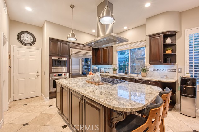 8 Joliet Drive, Coto de Caza CA: https://media.crmls.org/medias/b2a70246-54f9-42b0-949b-33564285fa0d.jpg