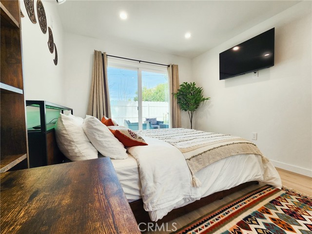 Detail Gallery Image 11 of 13 For 22131 Bassett Street, Canoga Park,  CA 91303 - 1 Beds | 1 Baths
