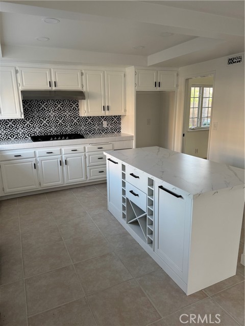 Image 14 of 34 For 9921 Oceancrest Drive