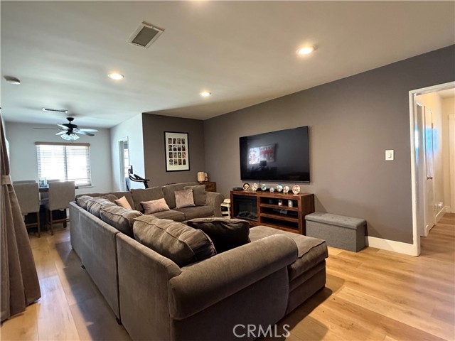 Detail Gallery Image 9 of 36 For 9406 Rose Ave, Montclair,  CA 91763 - 3 Beds | 2 Baths