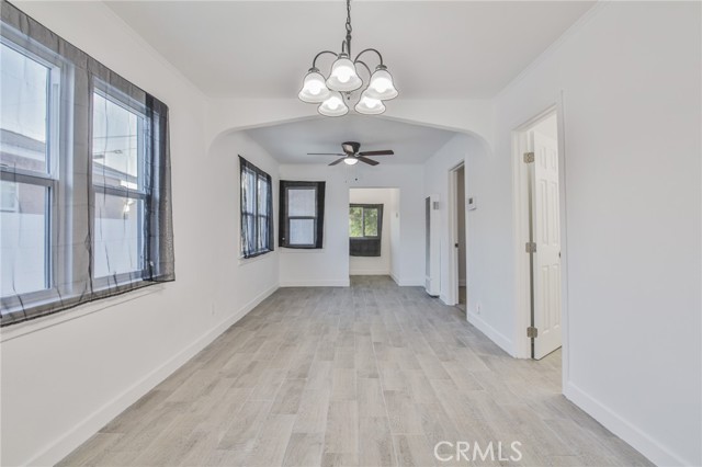 9218 Hooper Avenue, Los Angeles CA: https://media.crmls.org/medias/b2aa5351-072c-442b-8dc0-09b50cdf6e8a.jpg