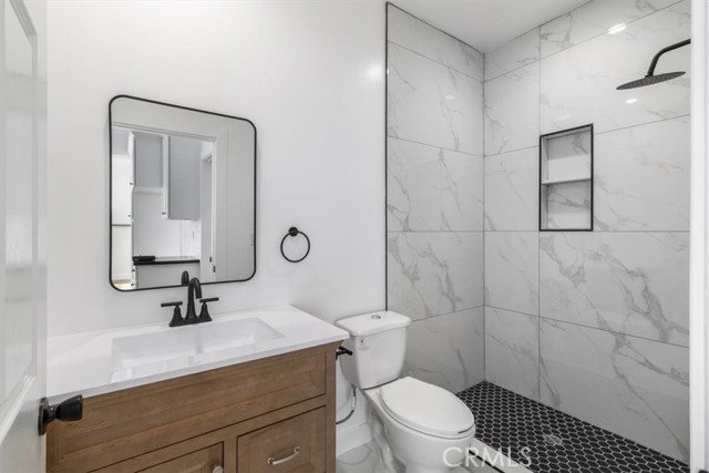 Detail Gallery Image 50 of 69 For 6616 Denver Ave, Los Angeles,  CA 90044 - 6 Beds | 5/1 Baths