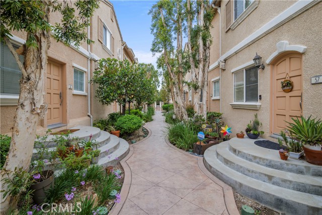 Detail Gallery Image 1 of 1 For 9301 Shirley Ave #81,  Northridge,  CA 91324 - 3 Beds | 2/1 Baths