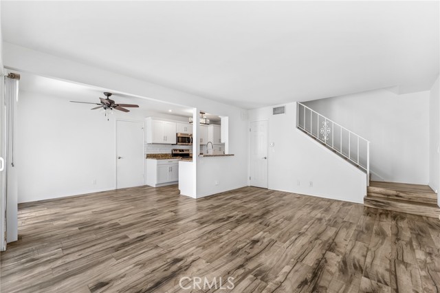 2880 Instone Court photo 2