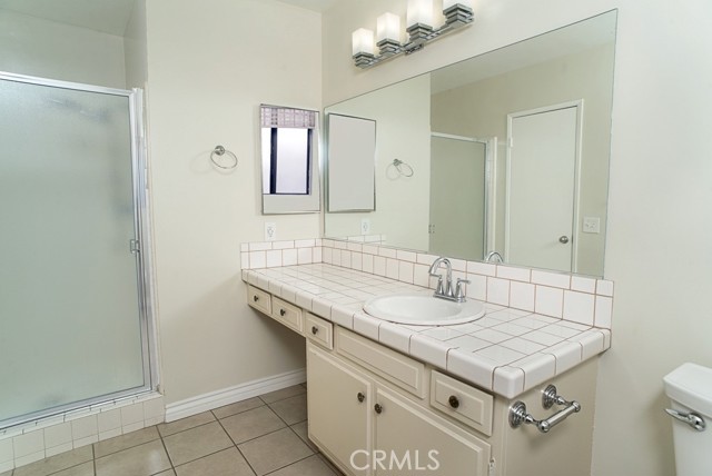 Detail Gallery Image 8 of 12 For 1425 Centinela Ave #1,  Santa Monica,  CA 90404 - 2 Beds | 2/1 Baths