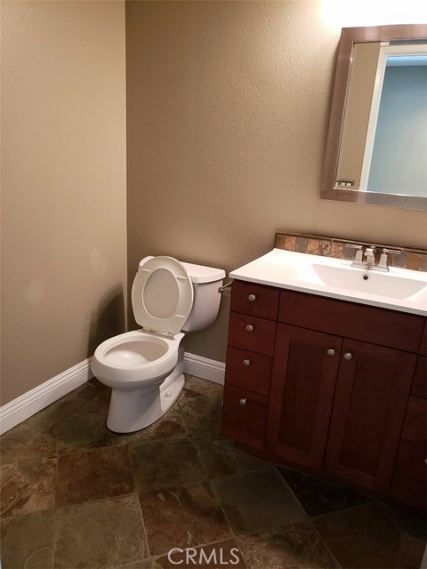 Detail Gallery Image 8 of 21 For 189 Stanford Ct #13,  Irvine,  CA 92612 - 2 Beds | 1/1 Baths