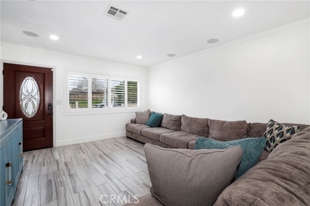 Detail Gallery Image 4 of 23 For 38841 Foxholm Dr, Palmdale,  CA 93551 - 3 Beds | 2 Baths