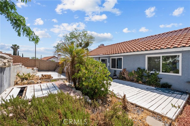 529 Hilltop, Palmdale CA: https://media.crmls.org/medias/b2acdf05-fc63-4628-b651-05aafc1c9ce9.jpg