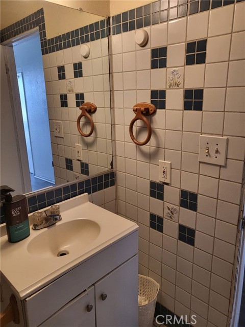 12167 Cheshire Street, Norwalk CA: https://media.crmls.org/medias/b2ad0eec-4289-456d-b148-98045e8ba916.jpg