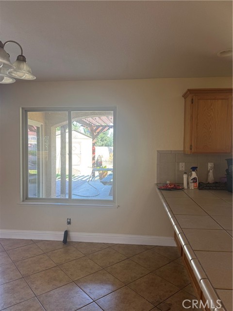 218 Brighton Avenue, King City CA: https://media.crmls.org/medias/b2ad8e8e-9305-4d8c-bdb1-f6f6ef66276d.jpg