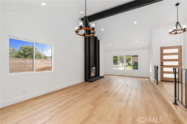 146 N Quail Lane, Orange CA: https://media.crmls.org/medias/b2ae1f96-daca-40d2-85c0-0481a0a25ec3.jpg