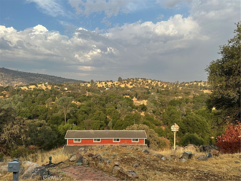 https://media.crmls.org/medias/b2b0010a-6681-4c07-a593-47a36b350e20.jpg?preset=X-Large