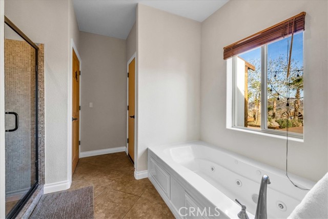 7423 Juniper Road, Joshua Tree CA: https://media.crmls.org/medias/b2b042a7-8901-4b1d-9047-3fde78f4f37c.jpg