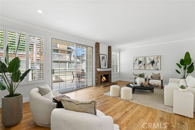 431 Cranston Court, Long Beach CA: https://media.crmls.org/medias/b2b0a9b8-c5ae-46ba-8672-5b326849fe39.jpg