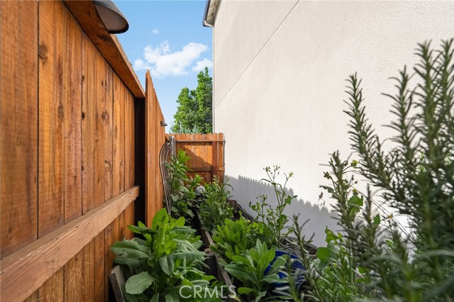 Detail Gallery Image 10 of 48 For 47 Jersey Brown, Chico,  CA 95973 - 3 Beds | 3 Baths