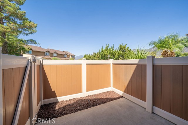 1460 Kendall Drive, San Bernardino CA: https://media.crmls.org/medias/b2b161af-7c0a-476f-a9c6-54bdfd53c1c7.jpg