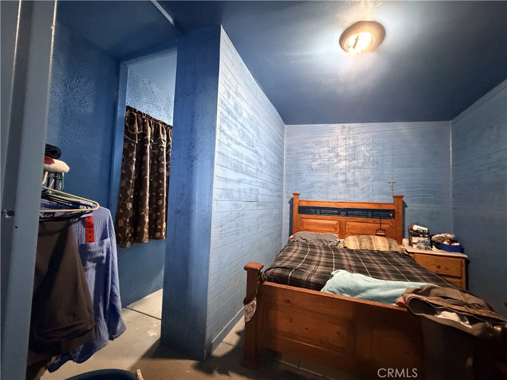 https://media.crmls.org/medias/b2b369a8-e9cf-45ac-ba99-4aa81f499932.jpg?preset=X-Large