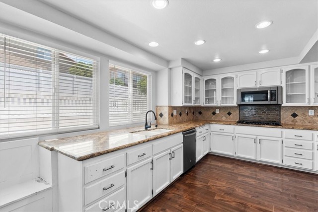 Detail Gallery Image 7 of 42 For 11542 Lomello Way, Rancho Cucamonga,  CA 91701 - 4 Beds | 2/1 Baths