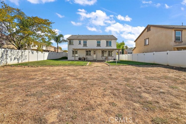 Detail Gallery Image 5 of 10 For 1521 Pacific Trails Way, Beaumont,  CA 92223 - 3 Beds | 3 Baths