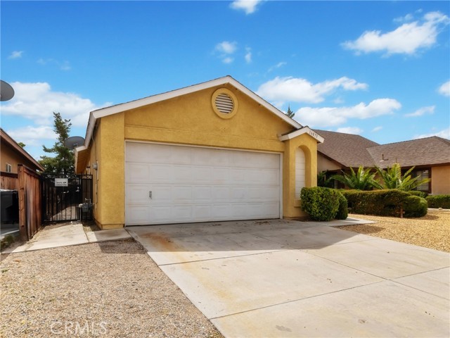 16873 Silica Drive, Victorville CA: https://media.crmls.org/medias/b2b69f8d-6441-4267-b4ce-a11ef31703d9.jpg