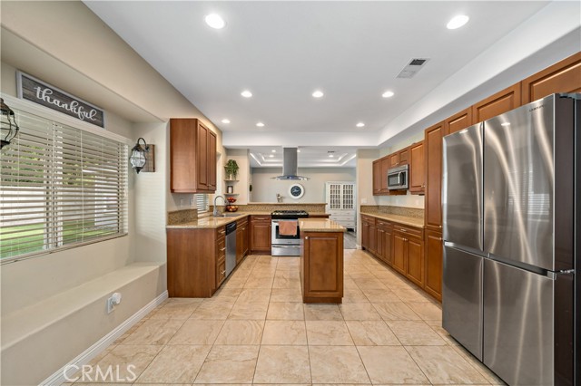 Detail Gallery Image 12 of 55 For 39802 De Vendome Ct, Murrieta,  CA 92563 - 8 Beds | 4 Baths