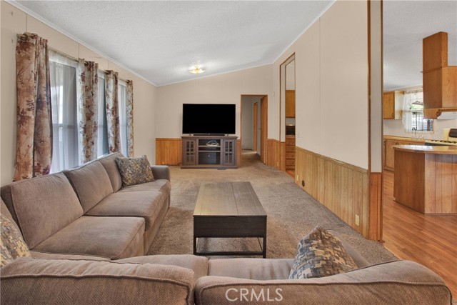 350 S Willow Avenue, Rialto CA: https://media.crmls.org/medias/b2b7f1ab-1390-4b65-b077-2679c4ca2768.jpg
