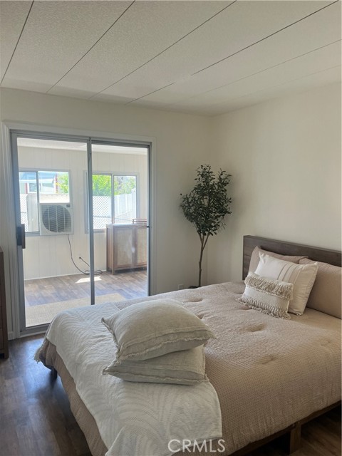 260 N Lyon ave, Hemet CA: https://media.crmls.org/medias/b2b85e80-190e-4334-9e73-a4a2d6f4e275.jpg