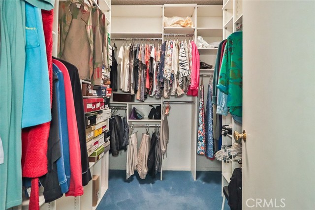 9845 Encino Avenue, Northridge CA: https://media.crmls.org/medias/b2b96de7-47be-4df2-9293-76b763b3def8.jpg