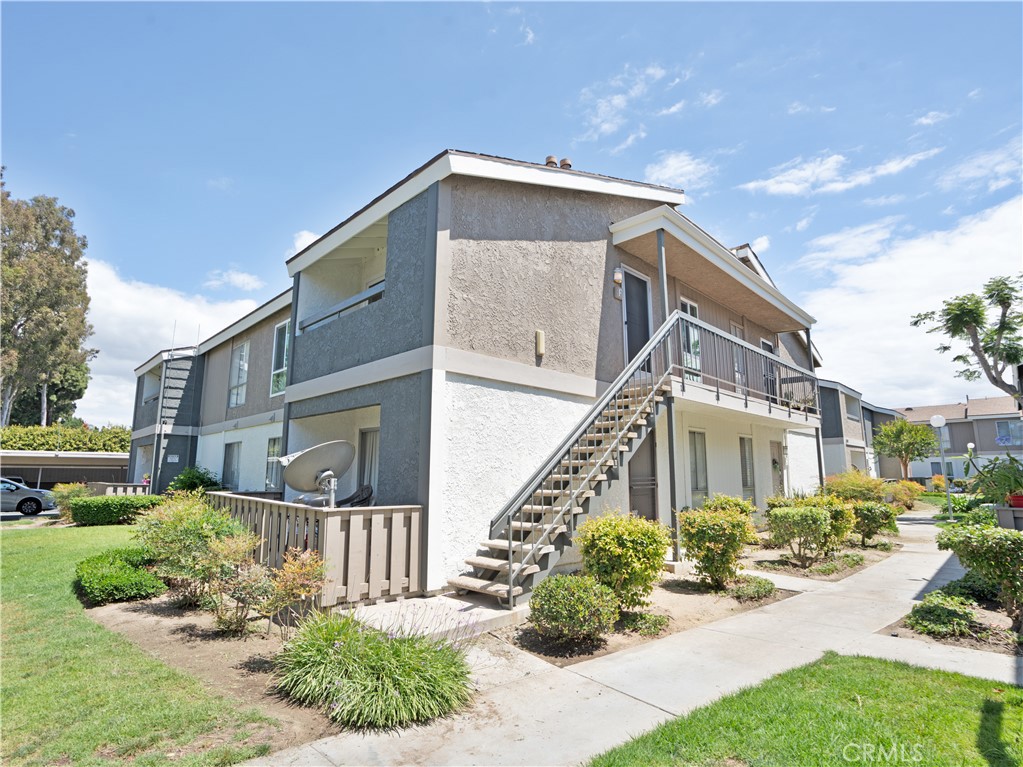 2819 S Fairview #F