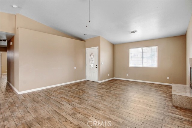 Image 3 of 20 For 15514 Avenida Manzana