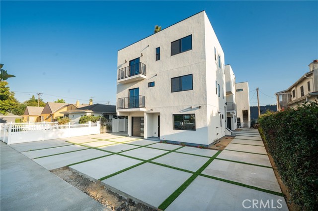 Detail Gallery Image 3 of 47 For 6082 W 18th St, Los Angeles,  CA 90035 - – Beds | – Baths