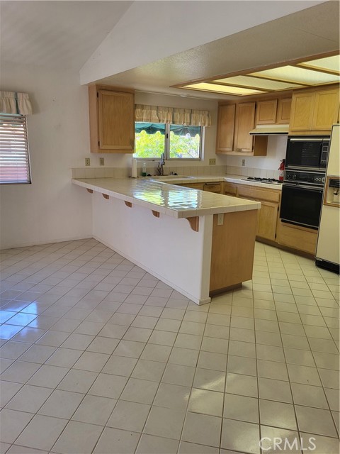 40132 ZAMURA Court, Murrieta CA: https://media.crmls.org/medias/b2ba9243-2b89-4fa1-946e-0210250142c3.jpg
