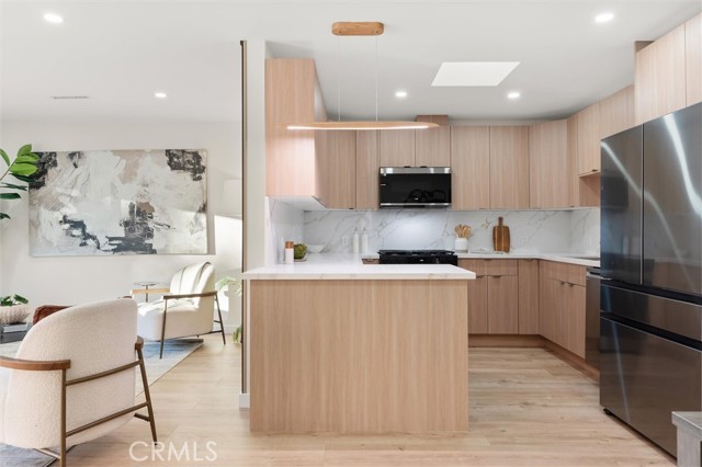 Detail Gallery Image 8 of 31 For 4534 Lennox, Sherman Oaks,  CA 91423 - 3 Beds | 2 Baths