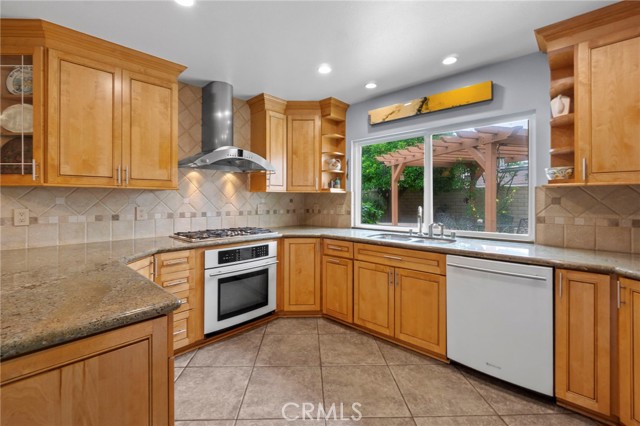 Detail Gallery Image 6 of 30 For 9911 Constitution Dr, Huntington Beach,  CA 92646 - 4 Beds | 2 Baths