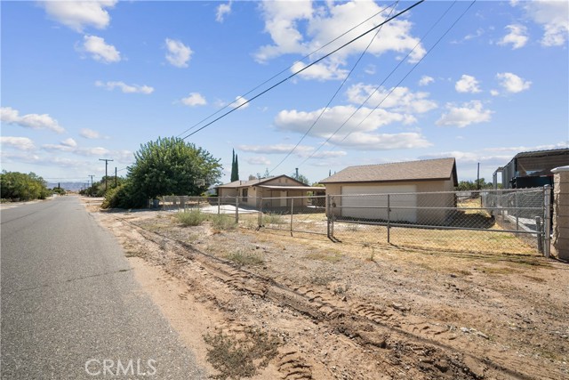 7684 Oakwood Ave, Hesperia, CA 92345 photo 9