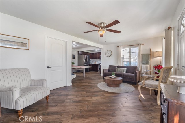 Detail Gallery Image 5 of 29 For 11113 Van Buren Ave, Inglewood,  CA 90044 - 3 Beds | 2 Baths