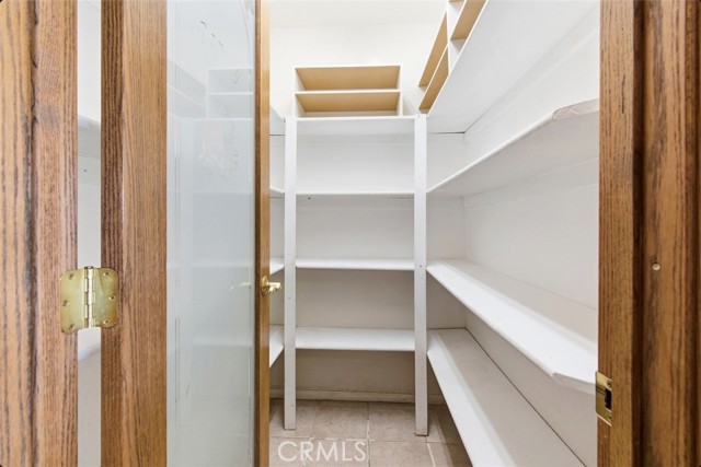 6895 Coyote Rd, Phelan CA: https://media.crmls.org/medias/b2bccbda-3e35-48b3-bb3a-1dbac9617b9a.jpg