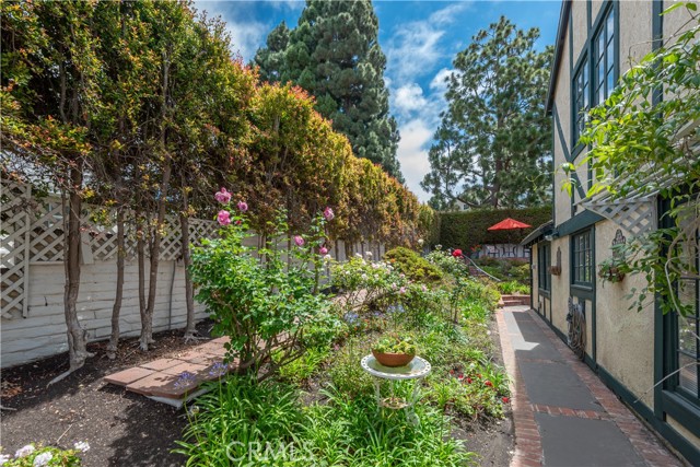 1704 Palos Verdes Drive West, Palos Verdes Estates, California 90274, 4 Bedrooms Bedrooms, ,1 BathroomBathrooms,Residential,For Sale,Palos Verdes Drive West,SB26098754