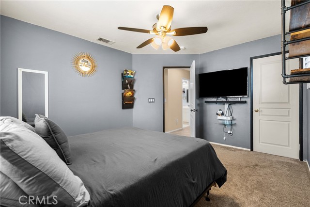 30463 Vineyard Lane, Castaic CA: https://media.crmls.org/medias/b2bd834b-5b74-43c6-83f2-405bb5943e61.jpg
