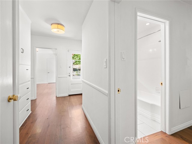 5405 Black Oak Drive, Los Angeles CA: https://media.crmls.org/medias/b2bddc49-e8f5-4598-ab91-9497ab9a6b2d.jpg